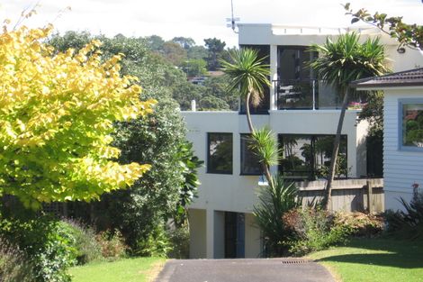 Photo of property in 2/14 Gulf View Road, Murrays Bay, Auckland, 0630