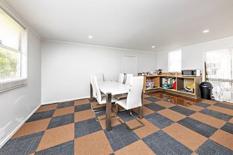 Photo of property in 30 Sutton Crescent, Papakura, 2110