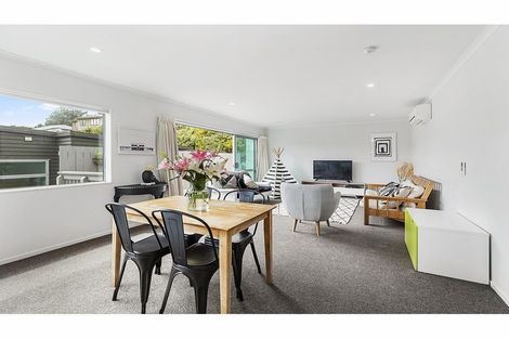 Photo of property in 19 Cresswell Place, Johnsonville, Wellington, 6037