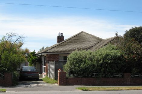 Photo of property in 16 Avonhead Road, Avonhead, Christchurch, 8042