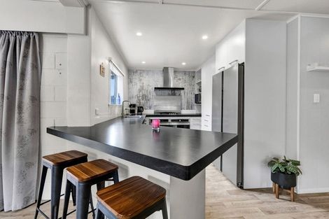 Photo of property in 4 Douglas Street, Hawera, 4610