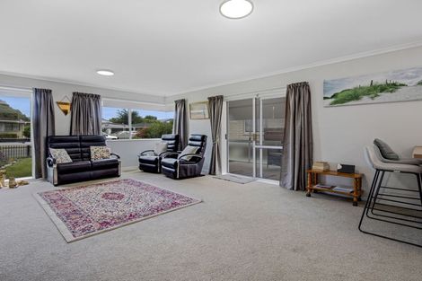 Photo of property in 8b Alexander Place, Otaki, 5512
