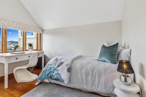 Photo of property in 33 Grant Road, Thorndon, Wellington, 6011