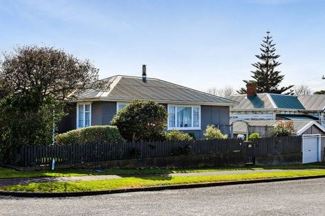 Photo of property in 30 Leicester Street, Patea, 4520