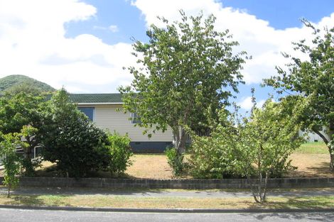Photo of property in 1 Kansas Grove, Totara Park, Upper Hutt, 5018