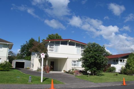 Photo of property in 8 Compton Street, Hillcrest, Auckland, 0627
