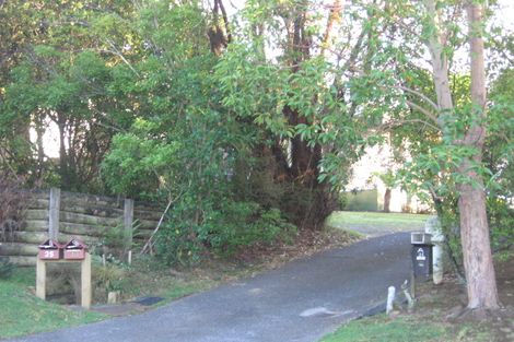 Photo of property in 33 Mannering Place, Hillcrest, Auckland, 0627