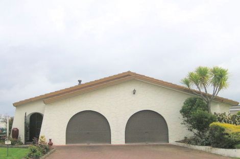 Photo of property in 2 Kew Place, Richmond Heights, Taupo, 3330