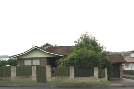 Photo of property in 2/328 West Coast Road, Glen Eden, Auckland, 0602