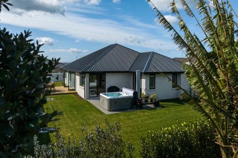 Photo of property in 6 Vantage Place, Omokoroa, 3114