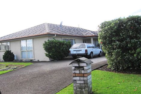 Photo of property in 4 Bluestone Rise, Rosedale, Auckland, 0632