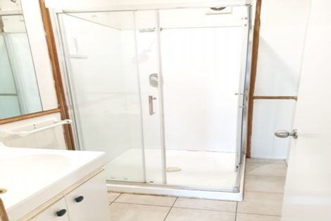 Photo of property in 56 Old Wairoa Road, Papakura, 2110