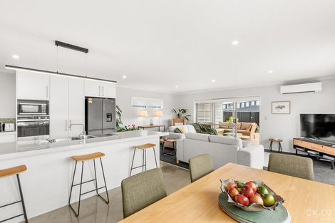 Photo of property in 14 Passchendaele Grove, Trentham, Upper Hutt, 5018
