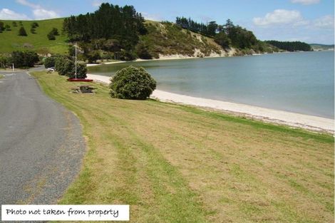 Photo of property in 29 Oxford Street, Whakapirau, Maungaturoto, 0583