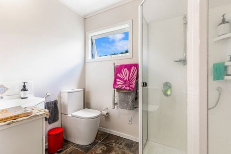 Photo of property in 48 Ngarahana Avenue, Paremoremo, Auckland, 0632