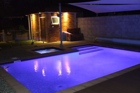 Photo of property in 7 Coupland Court, Glendene, Auckland, 0602