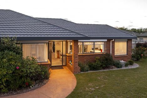 Photo of property in 68 Guildford Drive, Paraparaumu, 5032