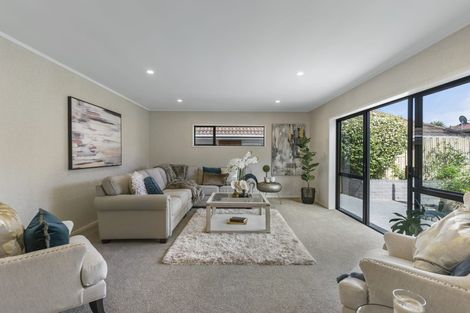 Photo of property in 17 Channing Crescent, Botany Downs, Auckland, 2010