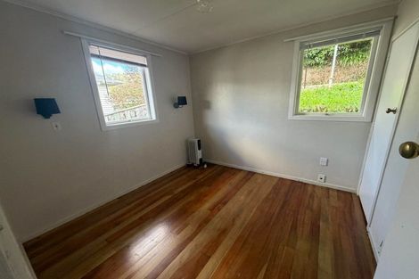 Photo of property in 5 Bird Grove, Stokes Valley, Lower Hutt, 5019