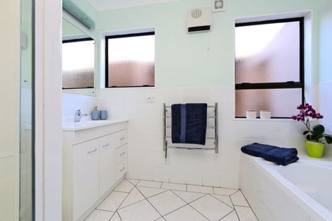 Photo of property in 8 Ritchie Place, Havelock North, 4130