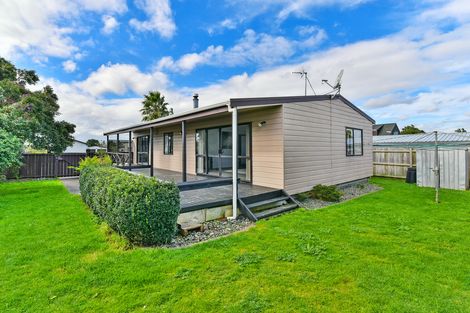Photo of property in 8 Hadley Wood Drive, Wattle Downs, Auckland, 2103