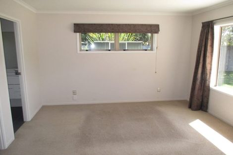 Photo of property in 27 Whitney Place, Rototuna North, Hamilton, 3210