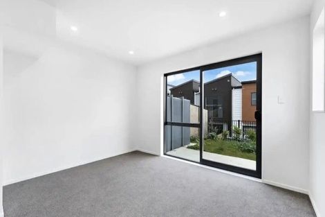 Photo of property in 250b Great North Road, Henderson, Auckland, 0612