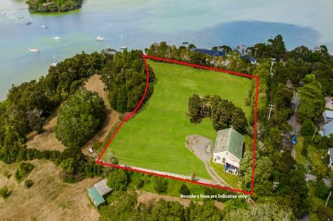 Photo of property in 11 Buckleys Track, Paremoremo, Auckland, 0632