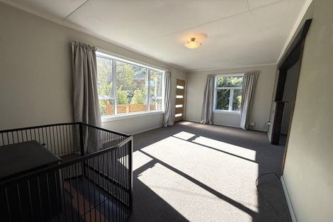 Photo of property in 6 Cornwall Street, Picton, 7220
