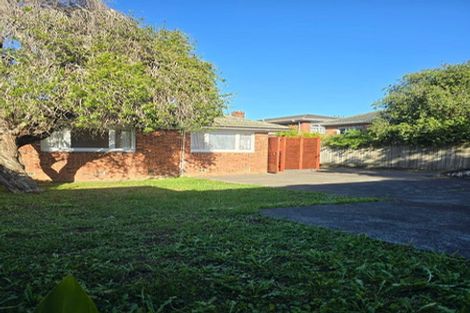 Photo of property in 1/16 Taharoto Road, Takapuna, Auckland, 0622