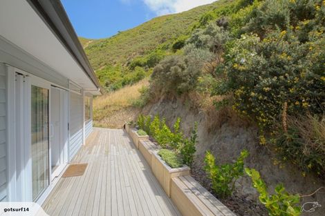 Photo of property in 26 Rarangi Way, Owhiro Bay, Wellington, 6023