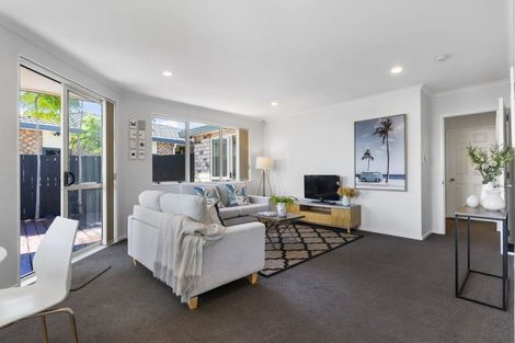 Photo of property in 5 Frederick Reece Drive, The Gardens, Auckland, 2105