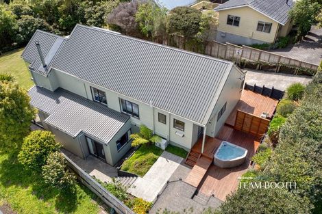 Photo of property in 126 Lynn Road, Bayview, Auckland, 0629