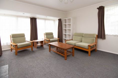 Photo of property in 18 Montrose Place, Takaro, Palmerston North, 4412