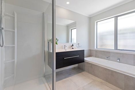 Photo of property in 20 Kotiate Street, Papamoa Beach, Papamoa, 3118