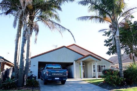 Photo of property in 28 Palm Beach Boulevard, Papamoa Beach, Papamoa, 3118
