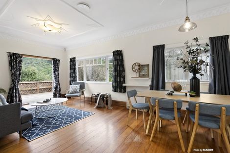 Photo of property in 54 Moana Road, Kelburn, Wellington, 6012