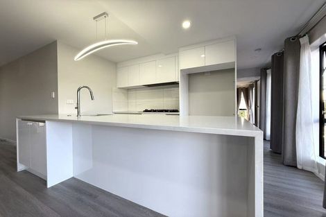 Photo of property in 4 Tawapou Close, Massey, Auckland, 0614