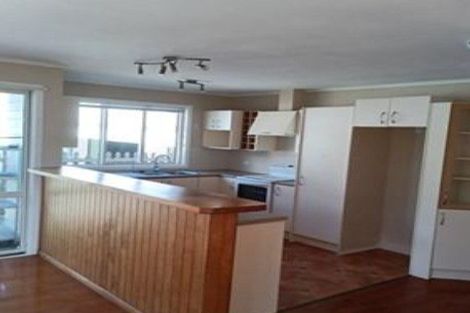 Photo of property in 23 Dale Crescent, Pakuranga, Auckland, 2010