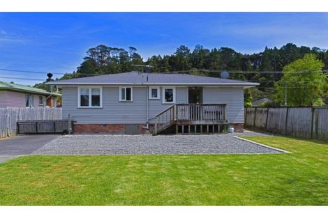 Photo of property in 14 Birdwood Road, Swanson, Auckland, 0612