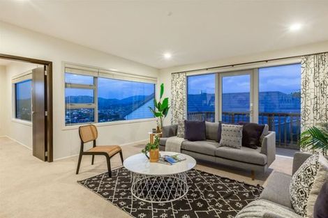 Photo of property in 20 Madeira Close, Whitby, Porirua, 5024