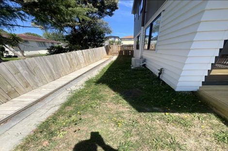 Photo of property in 3 Dundale Avenue, Blockhouse Bay, Auckland, 0600