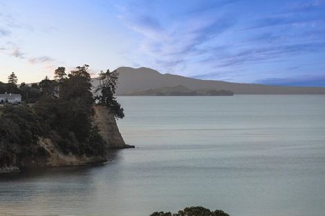 Photo of property in 16 Island View Terrace, Cockle Bay, Auckland, 2014