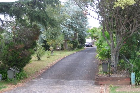 Photo of property in 15 Tudward Glade, Hillcrest, Auckland, 0627