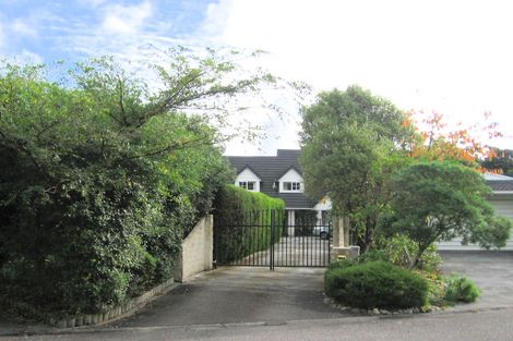 Photo of property in 10 Manu Grove, Waikanae, 5036