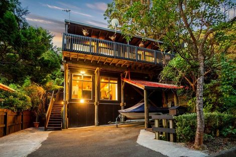 Photo of property in 3a Whiorau Grove, Lowry Bay, Lower Hutt, 5013