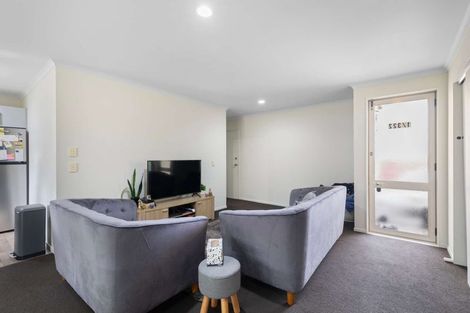 Photo of property in 1/322 West Coast Road, Glen Eden, Auckland, 0602