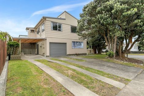 Photo of property in 1 Crown Hill, Titahi Bay, Porirua, 5022