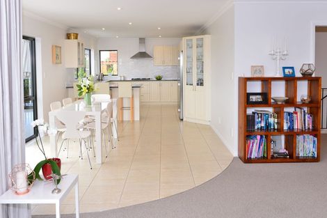 Photo of property in 3 Matisse Drive, West Harbour, Auckland, 0618