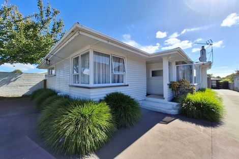 Photo of property in 21 Tarahua Road, Vogeltown, New Plymouth, 4310